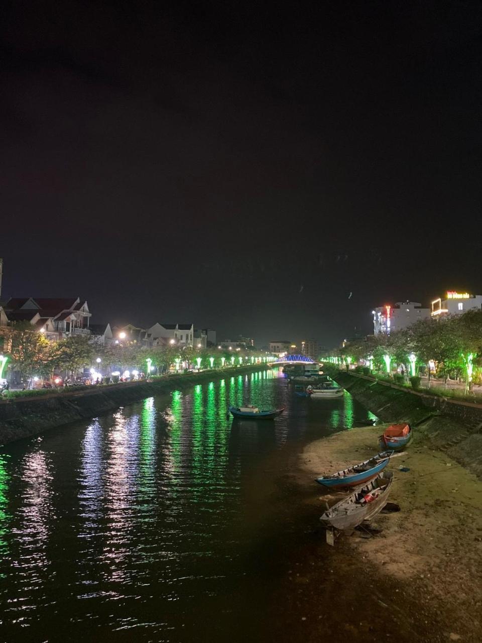 Aumori Hostel Dong Hoi Dış mekan fotoğraf
